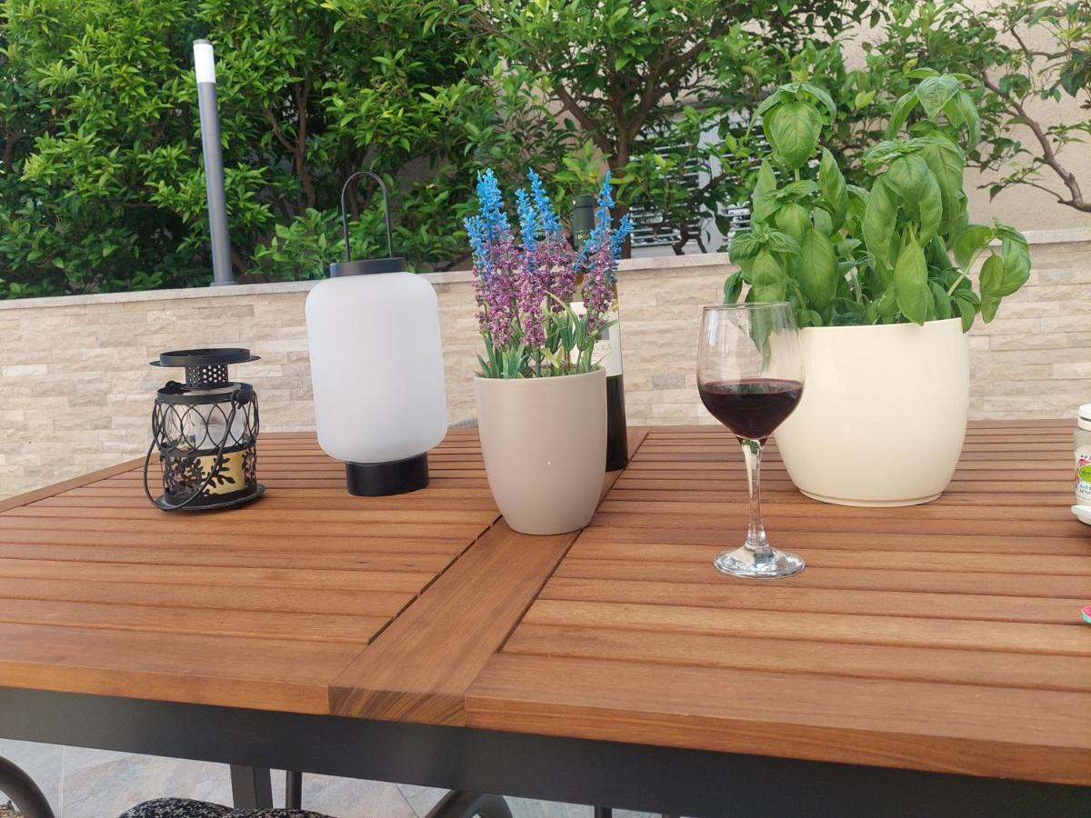 Apartments Joy 챠브타트 외부 사진