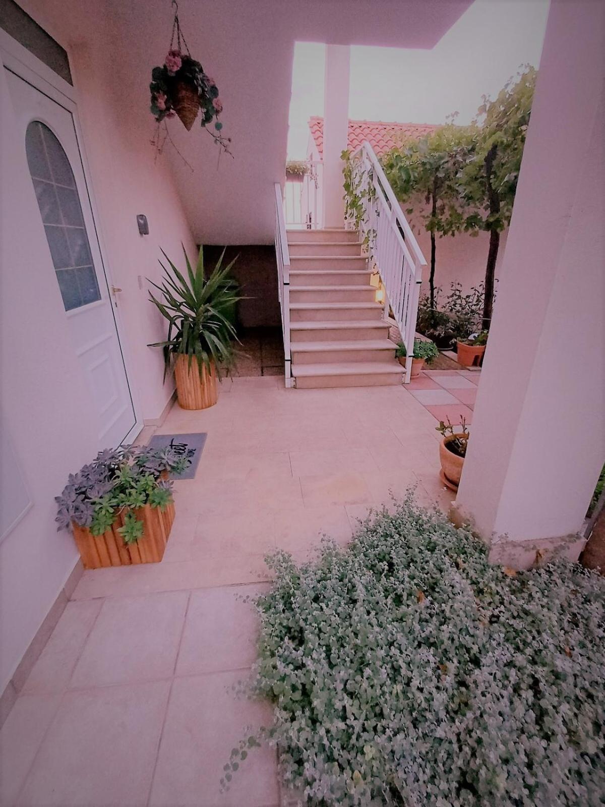 Apartments Joy 챠브타트 외부 사진