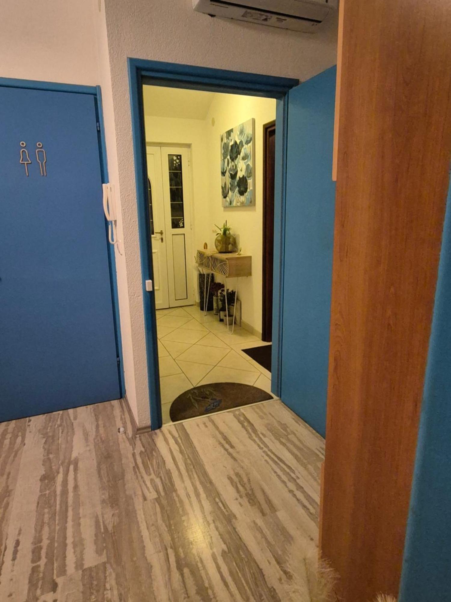 Apartments Joy 챠브타트 외부 사진