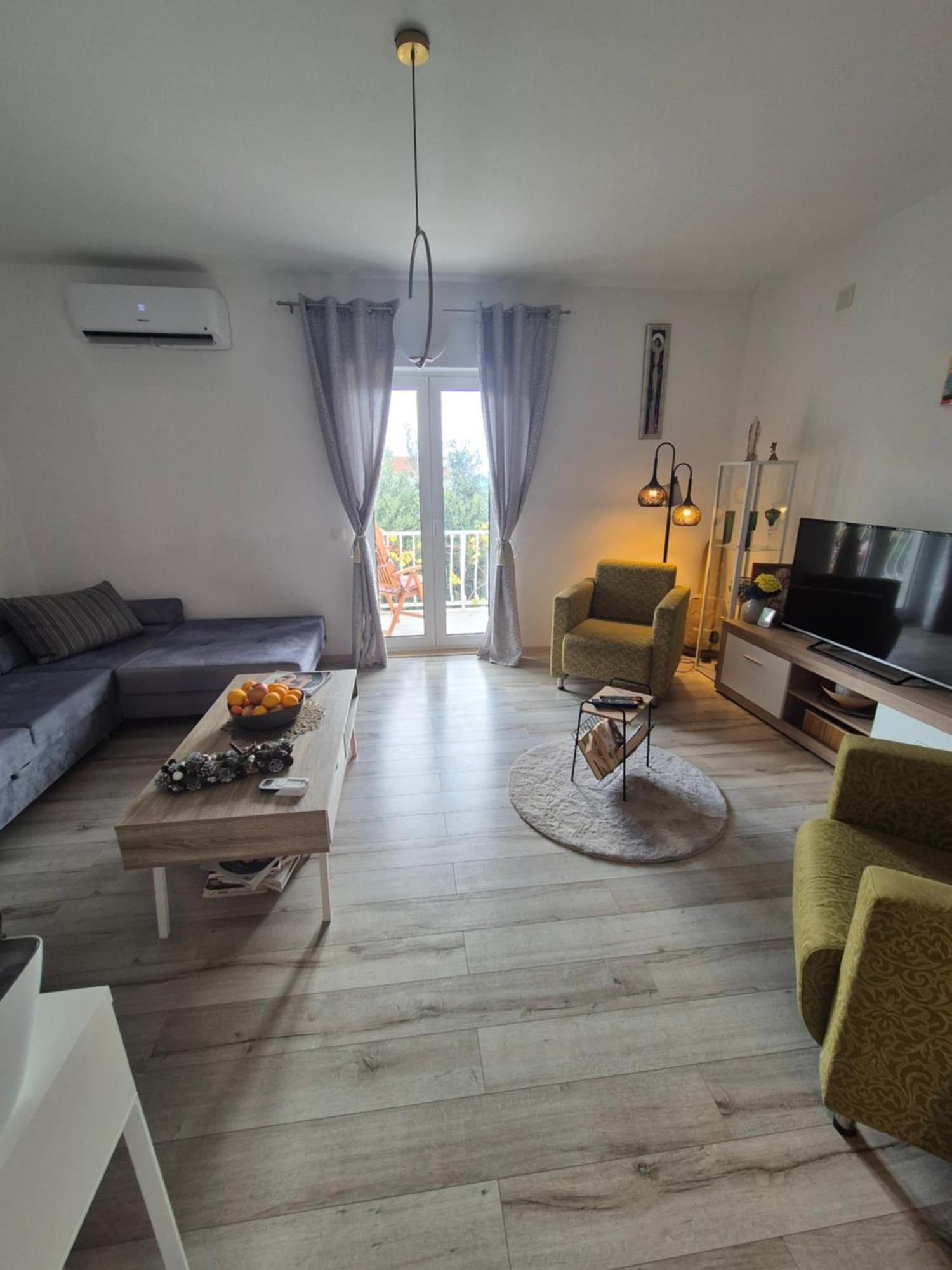 Apartments Joy 챠브타트 객실 사진